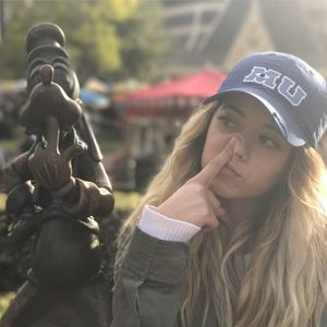 Meet your Posher, Vanessa